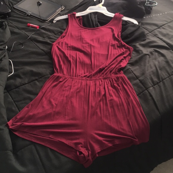 Burgundy romper - Picture 3 of 5